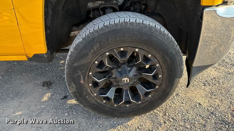 image for item EU5077 2018 Chevrolet Silverado 3500HD utility bed pickup truck