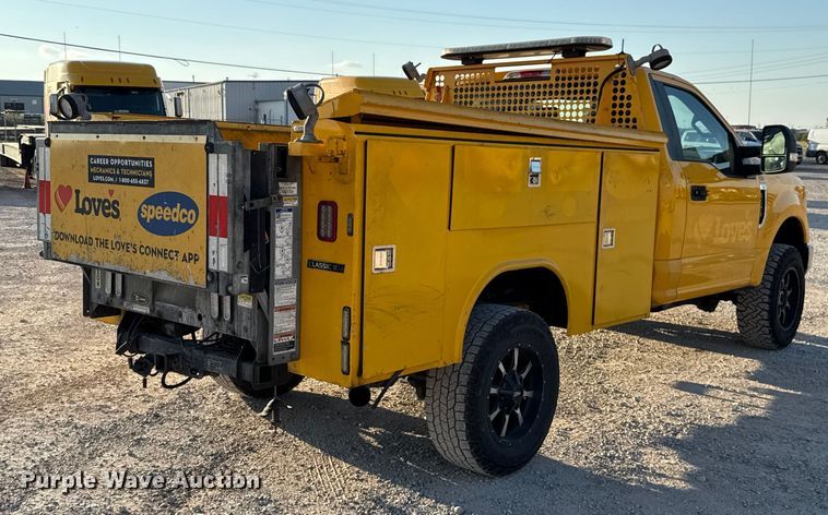 image for item EU5078 2019 Ford F350 Super Duty utility bed pickup truck