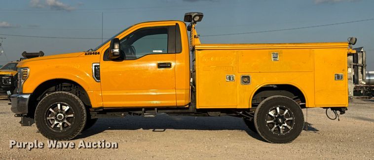 image for item EU5078 2019 Ford F350 Super Duty utility bed pickup truck
