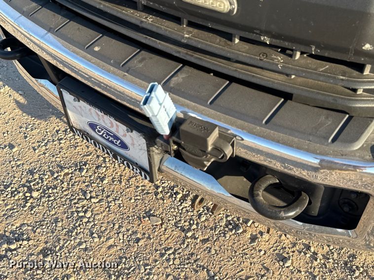 image for item EU5078 2019 Ford F350 Super Duty utility bed pickup truck