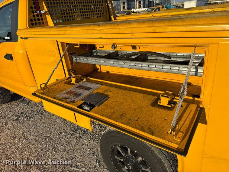 image for item EU5078 2019 Ford F350 Super Duty utility bed pickup truck
