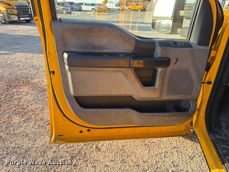 image for item EU5078 2019 Ford F350 Super Duty utility bed pickup truck