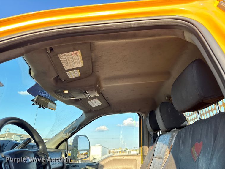 image for item EU5078 2019 Ford F350 Super Duty utility bed pickup truck