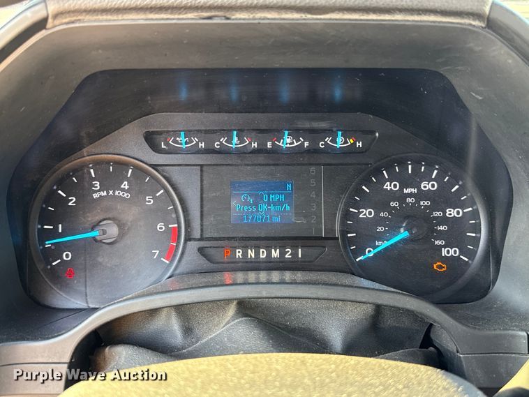 image for item EU5078 2019 Ford F350 Super Duty utility bed pickup truck