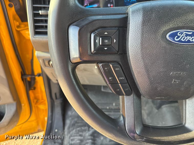 image for item EU5078 2019 Ford F350 Super Duty utility bed pickup truck