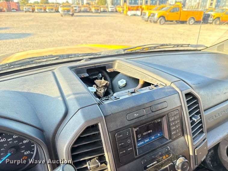 image for item EU5078 2019 Ford F350 Super Duty utility bed pickup truck