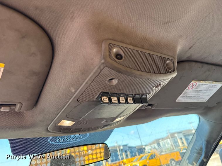 image for item EU5078 2019 Ford F350 Super Duty utility bed pickup truck