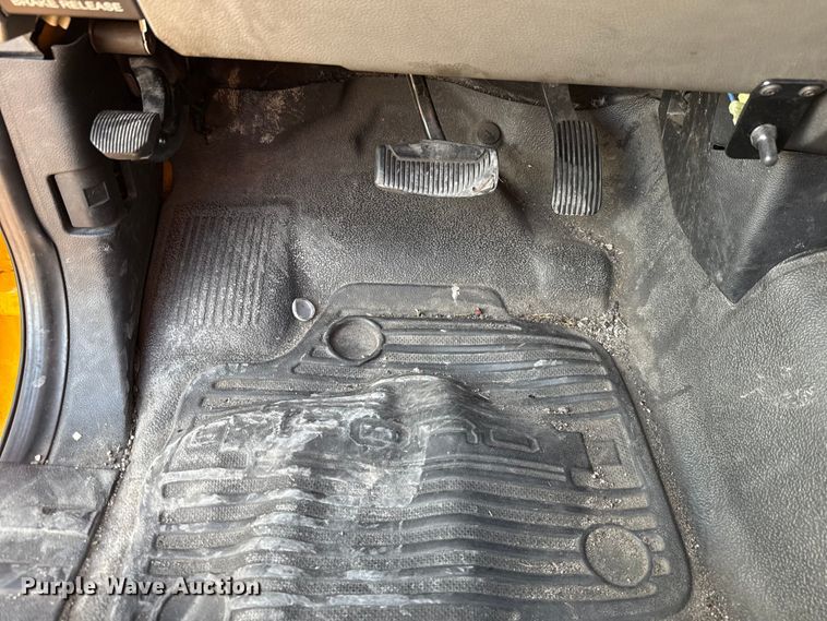 image for item EU5078 2019 Ford F350 Super Duty utility bed pickup truck