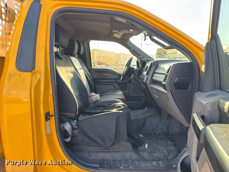 image for item EU5078 2019 Ford F350 Super Duty utility bed pickup truck