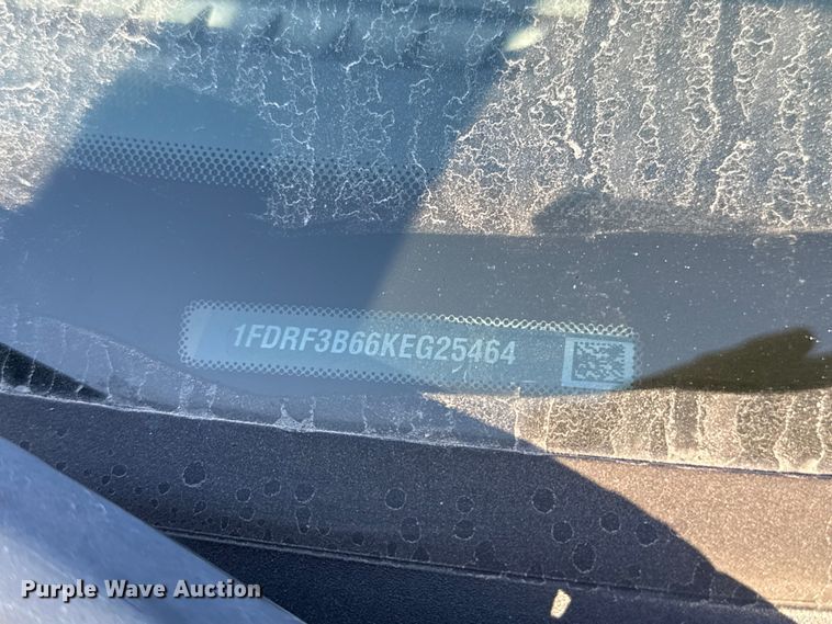 image for item EU5078 2019 Ford F350 Super Duty utility bed pickup truck