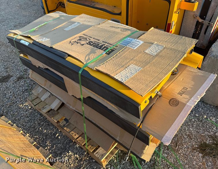 image for item EU5080 (6) 2024 Ford F250 tailgates