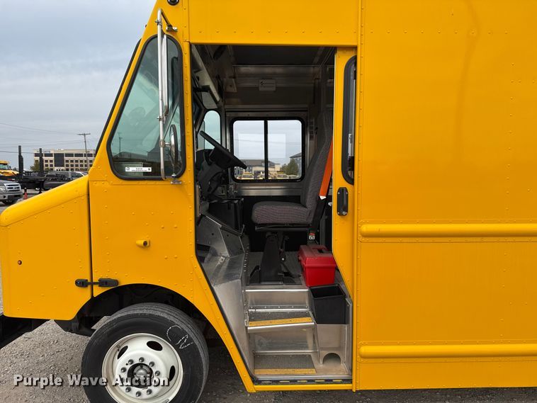 image for item EU5191 2021 Ford F59 delivery truck