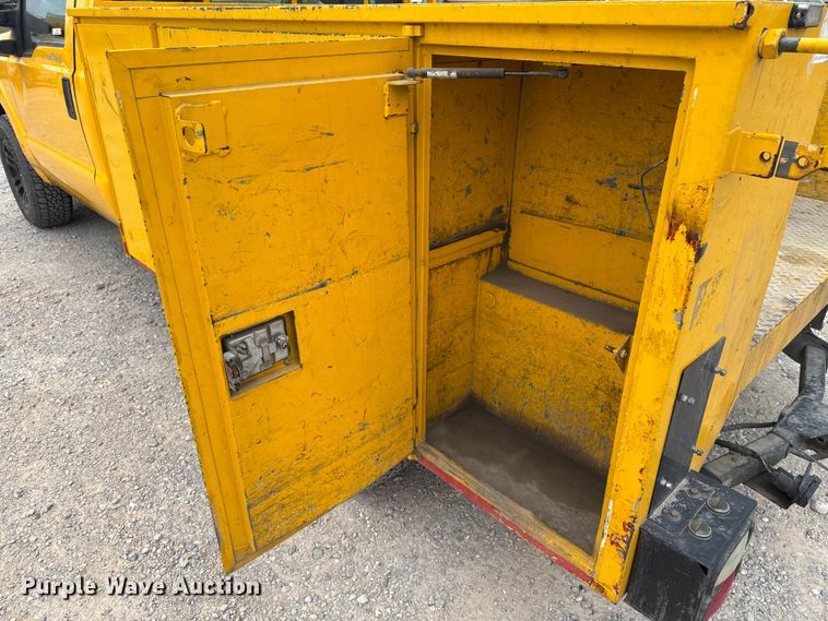 image for item EU5195 2015 Ford F350 Super Duty XL utility bed pickup truck