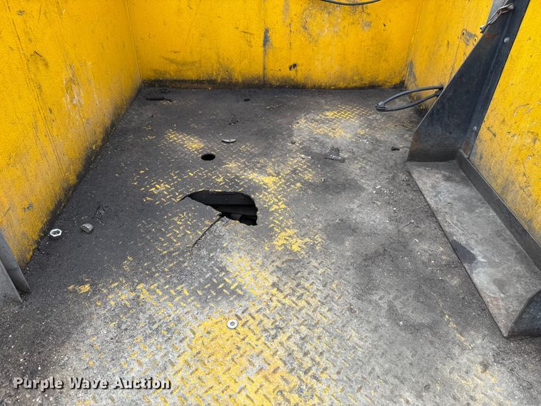 image for item EU5195 2015 Ford F350 Super Duty XL utility bed pickup truck