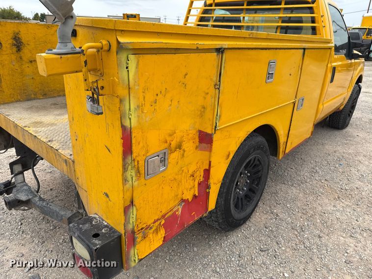 image for item EU5195 2015 Ford F350 Super Duty XL utility bed pickup truck