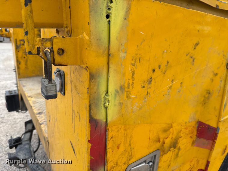 image for item EU5195 2015 Ford F350 Super Duty XL utility bed pickup truck