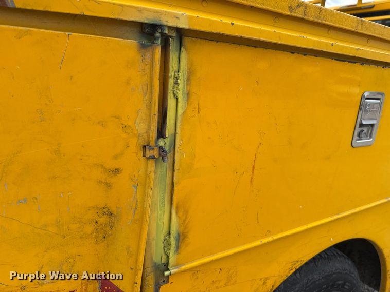 image for item EU5195 2015 Ford F350 Super Duty XL utility bed pickup truck