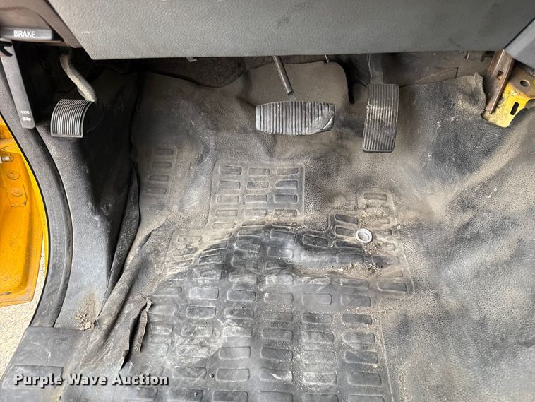 image for item EU5195 2015 Ford F350 Super Duty XL utility bed pickup truck