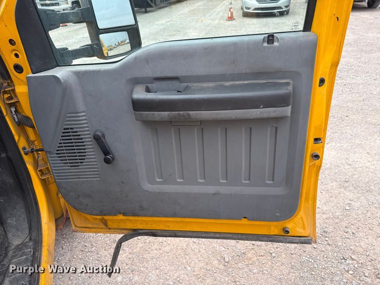 image for item EU5195 2015 Ford F350 Super Duty XL utility bed pickup truck