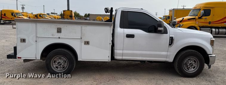 image for item EU5197 2019 Ford F250 Super Duty XL utility bed pickup truck