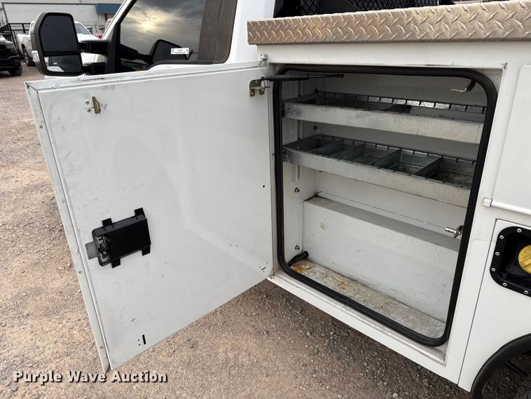 image for item EU5197 2019 Ford F250 Super Duty XL utility bed pickup truck