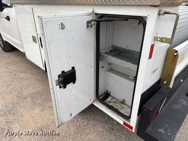 image for item EU5197 2019 Ford F250 Super Duty XL utility bed pickup truck