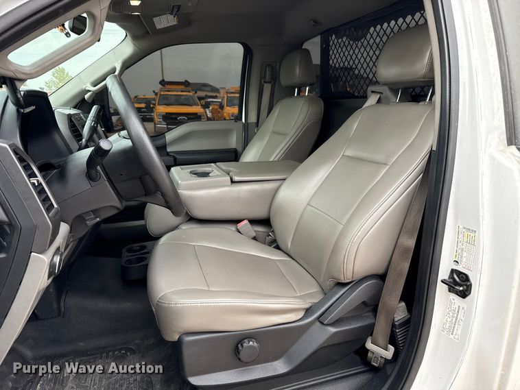 image for item EU5197 2019 Ford F250 Super Duty XL utility bed pickup truck