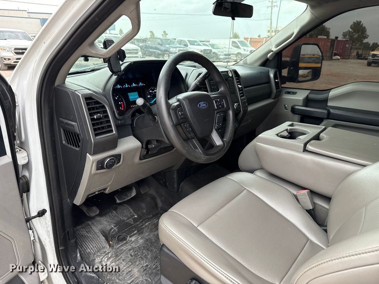 image for item EU5197 2019 Ford F250 Super Duty XL utility bed pickup truck