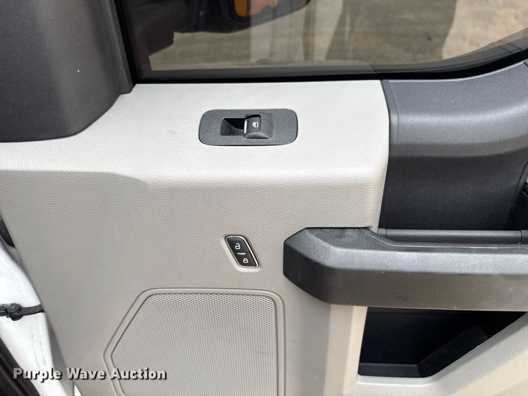 image for item EU5197 2019 Ford F250 Super Duty XL utility bed pickup truck