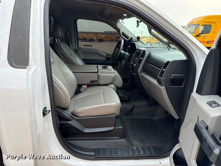 image for item EU5197 2019 Ford F250 Super Duty XL utility bed pickup truck