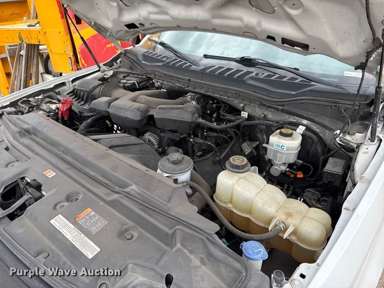 image for item EU5197 2019 Ford F250 Super Duty XL utility bed pickup truck