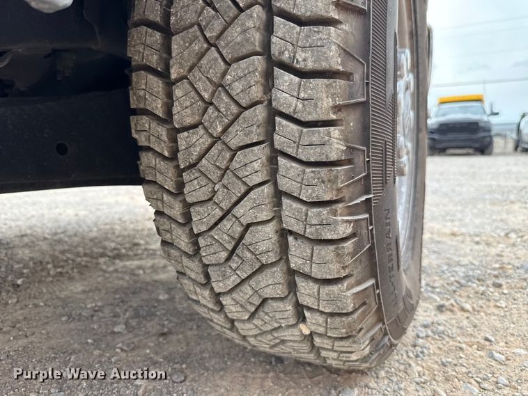 image for item EU5197 2019 Ford F250 Super Duty XL utility bed pickup truck