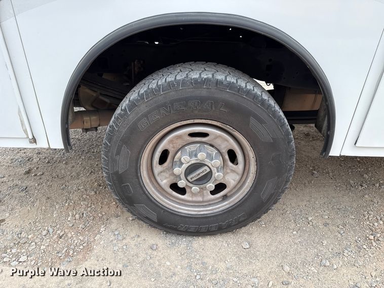 image for item EU5197 2019 Ford F250 Super Duty XL utility bed pickup truck