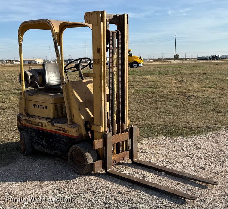 MONTACARGAS HYSTER NONE