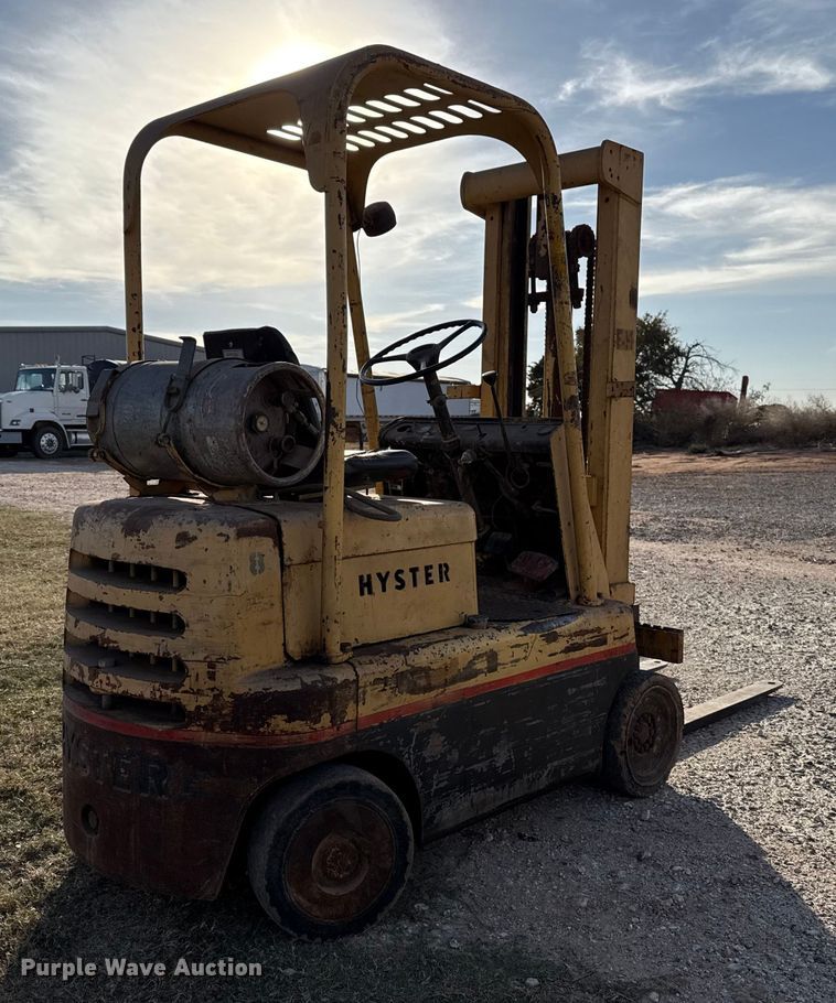 MONTACARGAS HYSTER NONE