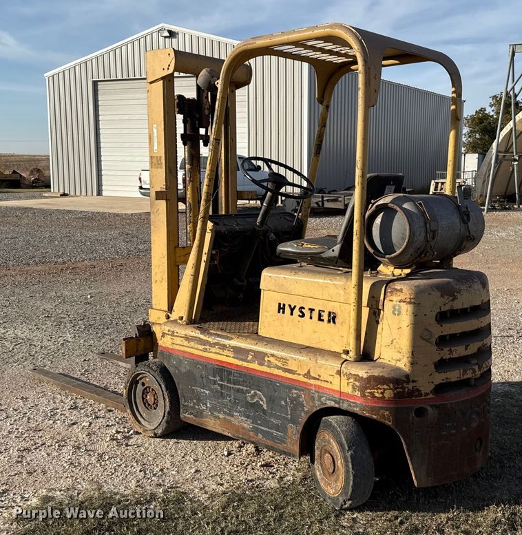 image for item EU5361 Hyster forklift