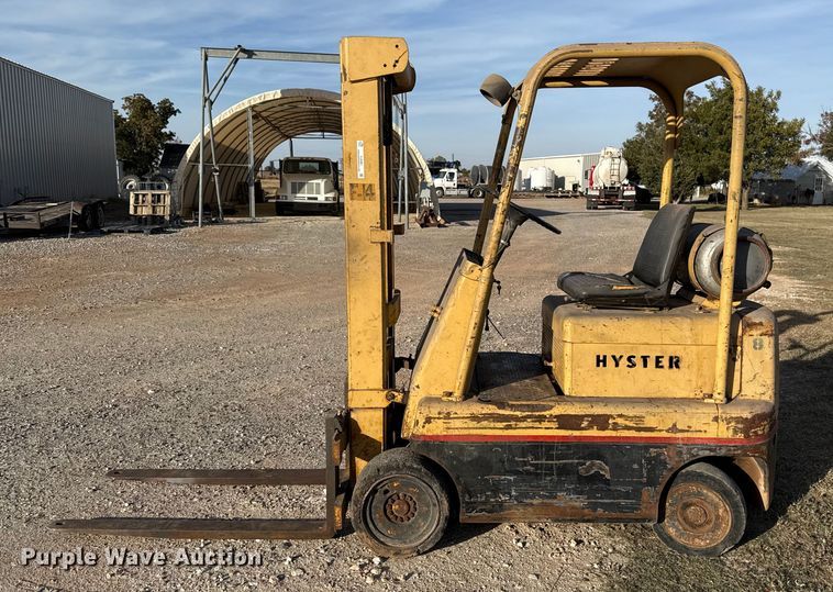 image for item EU5361 Hyster forklift
