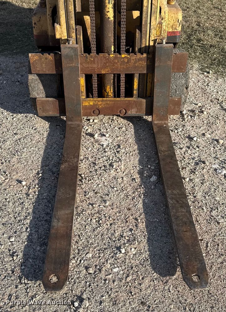 image for item EU5361 Hyster forklift