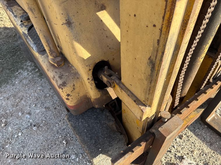 image for item EU5361 Hyster forklift