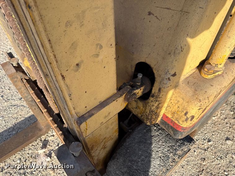 image for item EU5361 Hyster forklift