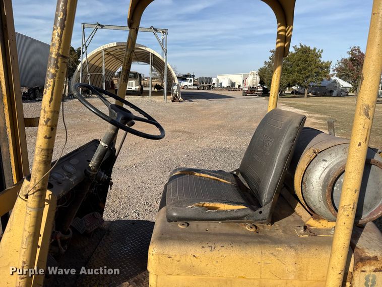 image for item EU5361 Hyster forklift