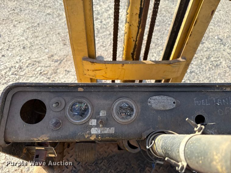 image for item EU5361 Hyster forklift