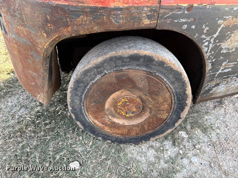 image for item EU5361 Hyster forklift