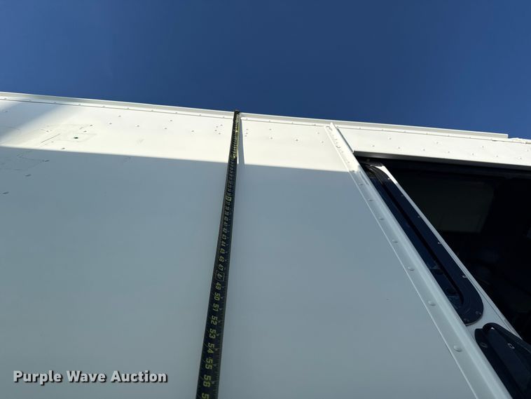 image for item EU5372 2014 Freightliner MT45 delivery truck