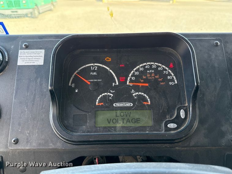 image for item EU5372 2014 Freightliner MT45 delivery truck