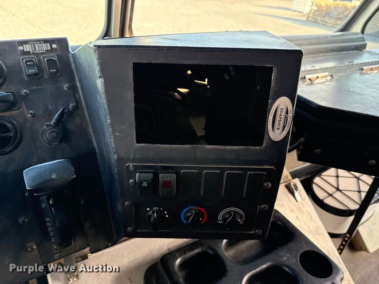 image for item EU5372 2014 Freightliner MT45 delivery truck