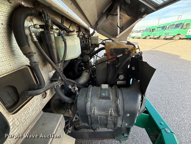 image for item EU5372 2014 Freightliner MT45 delivery truck