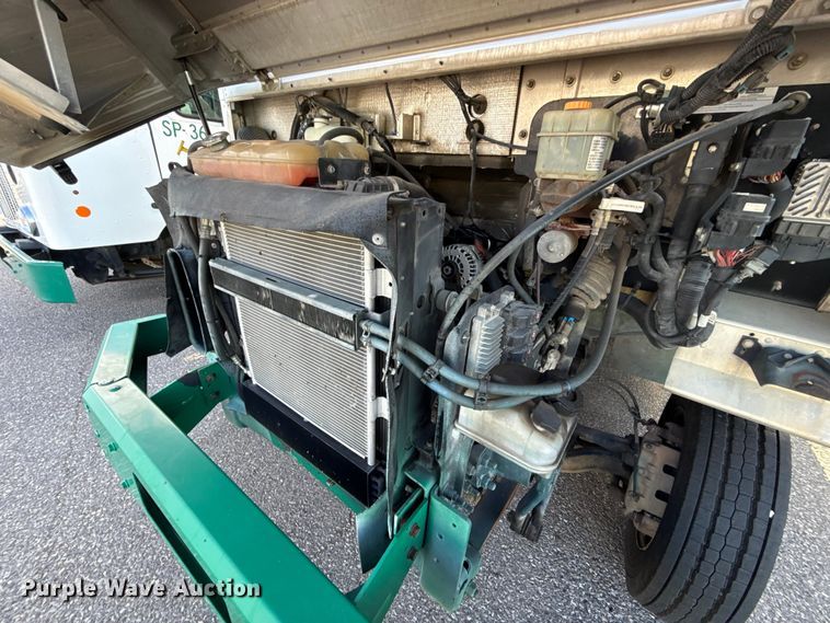 image for item EU5372 2014 Freightliner MT45 delivery truck