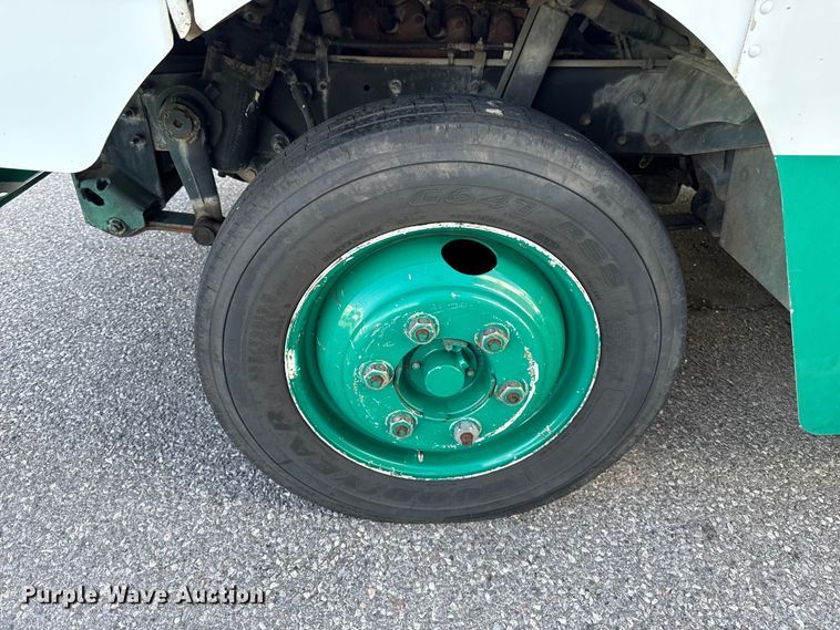 image for item EU5372 2014 Freightliner MT45 delivery truck