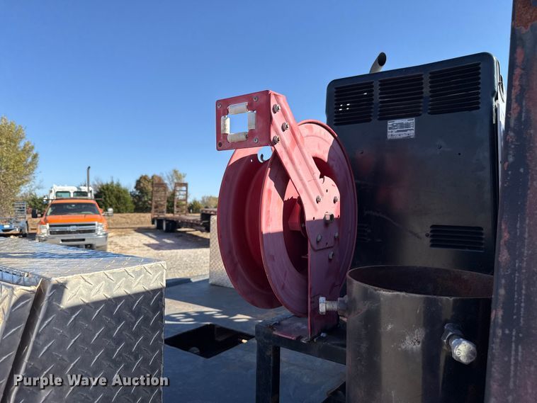 image for item EU5400 2014 RAM 3500 Crew Cab flatbed pickup truck